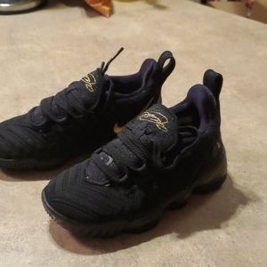 LeBron XVI shoes